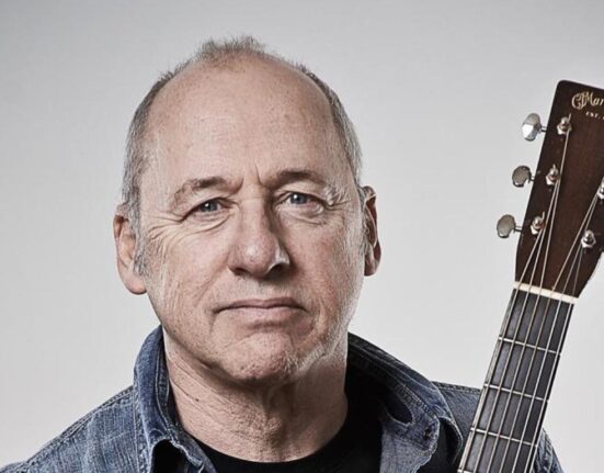 Mark Knopfler zaprosił 50 gwiazd muzyki do nagrania nowej wersji „Going Home”